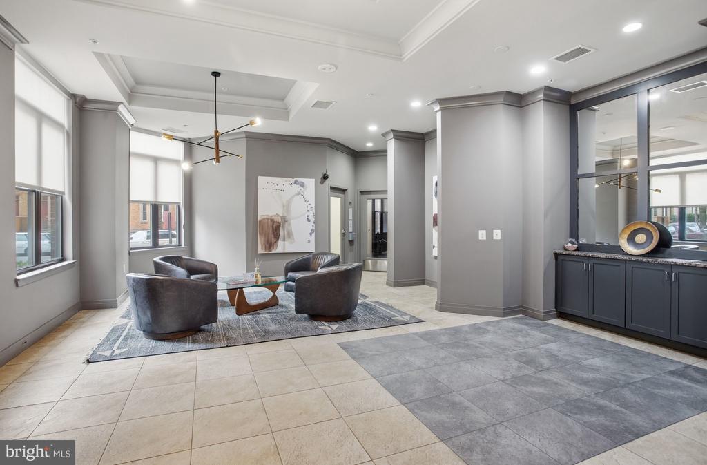 2220 FAIRFAX DRIVE 412