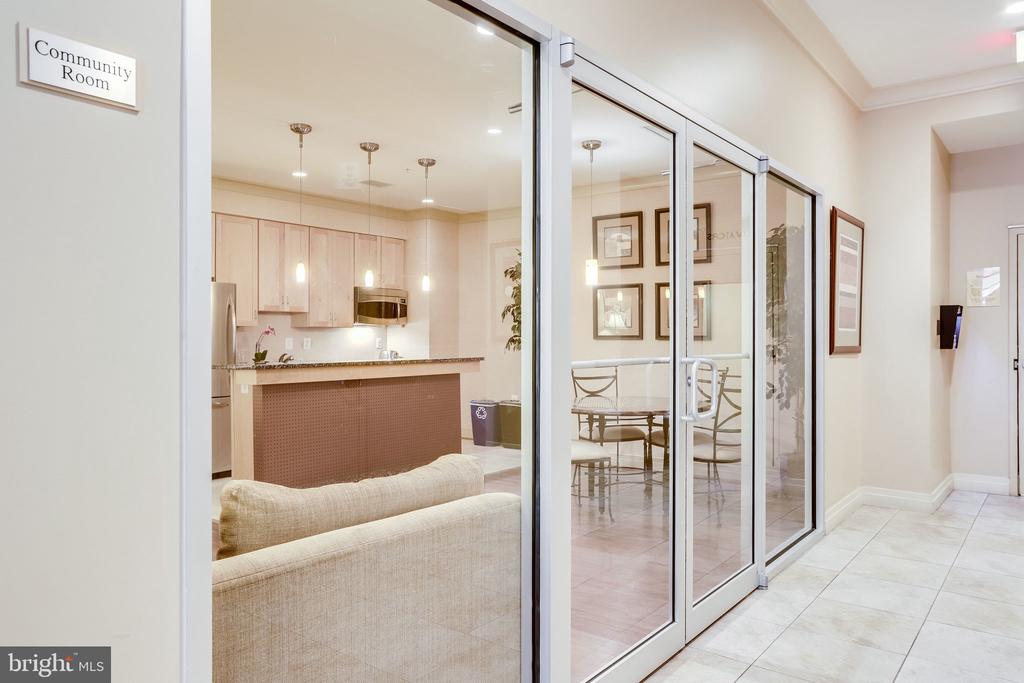 2220 FAIRFAX DRIVE 412