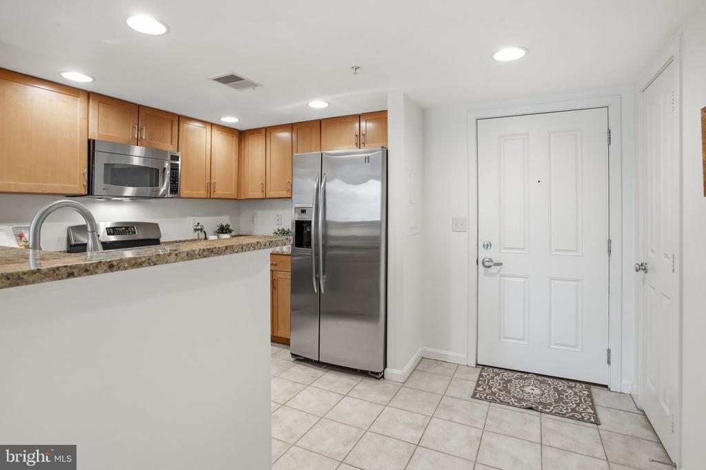 2220 FAIRFAX DRIVE 412