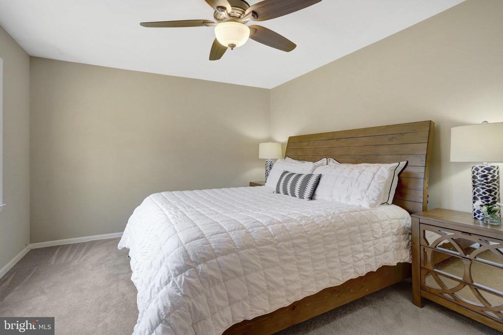 7009 POLINS COURT