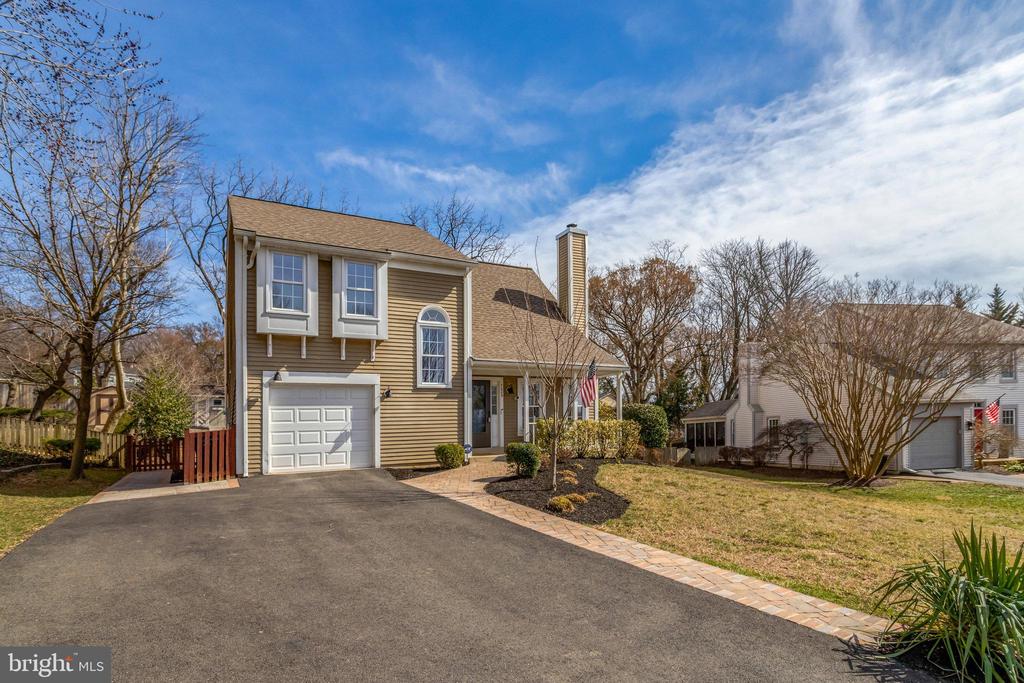7009 POLINS COURT