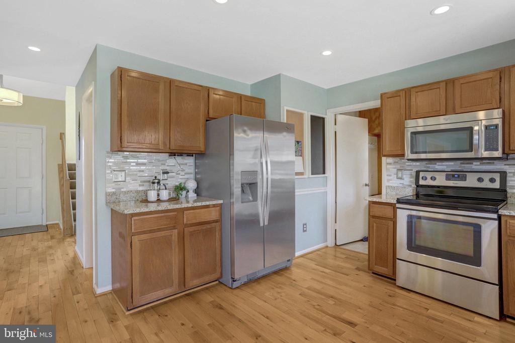 7009 POLINS COURT