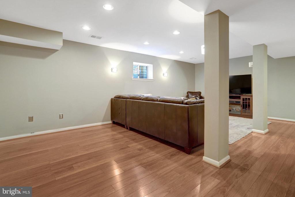 7009 POLINS COURT