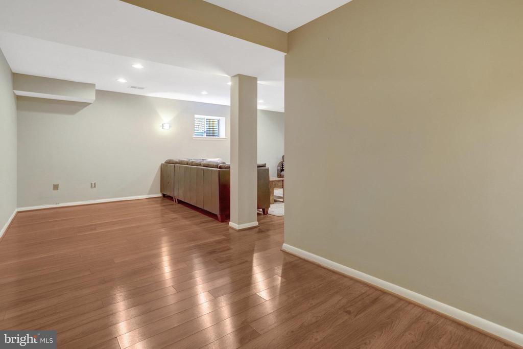 7009 POLINS COURT