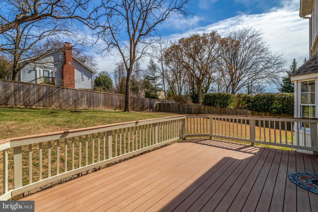 7009 POLINS COURT