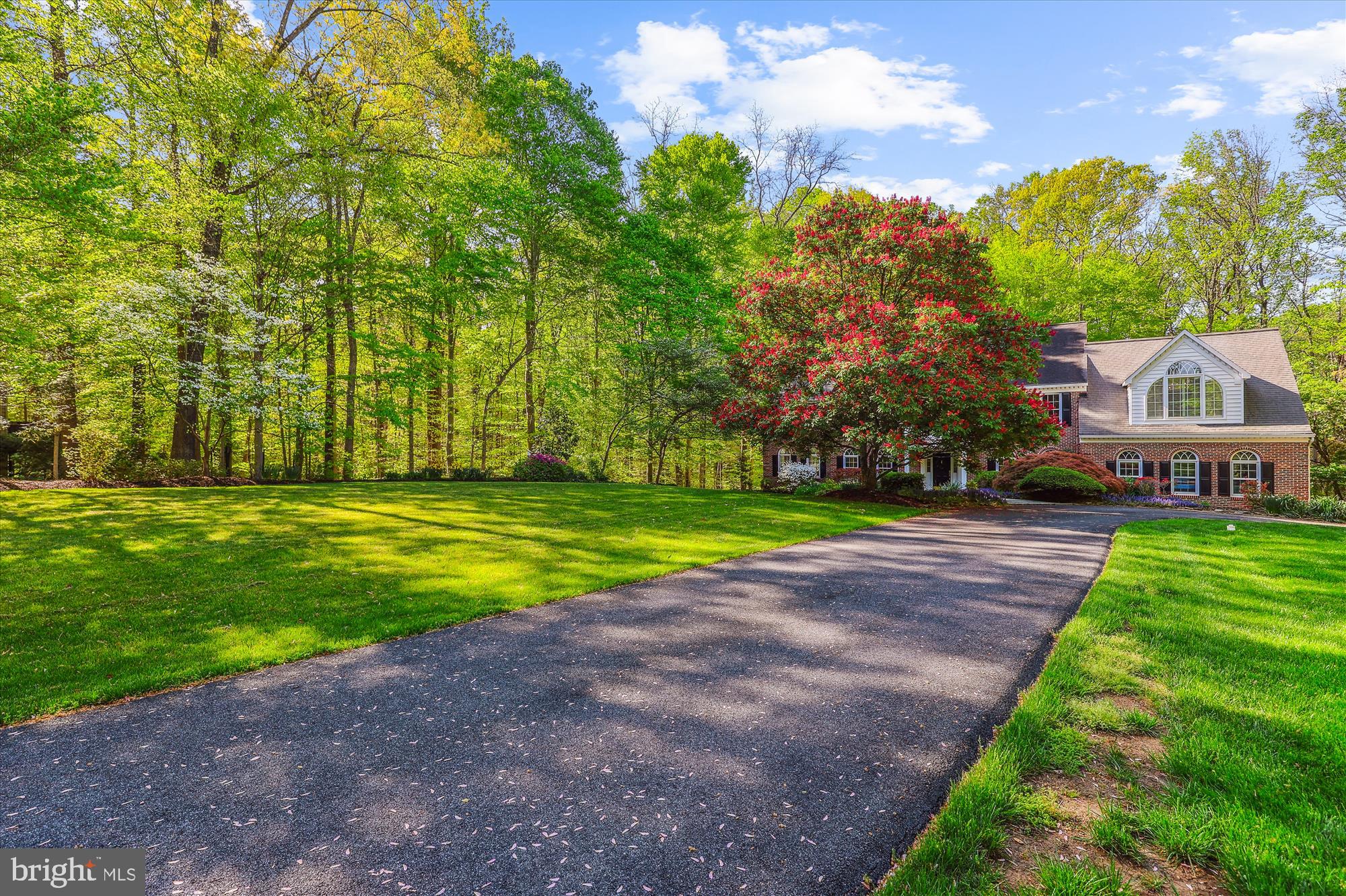 5937 FAIRVIEW WOODS DRIVE