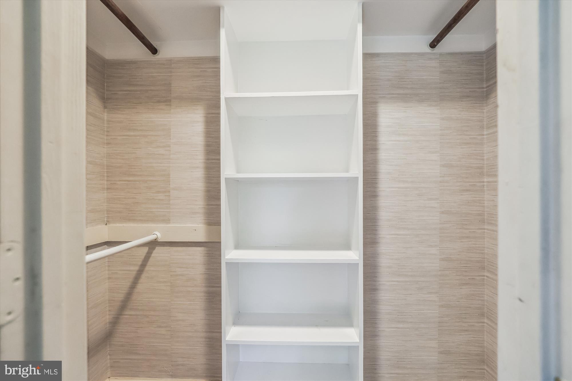 5937 FAIRVIEW WOODS DRIVE