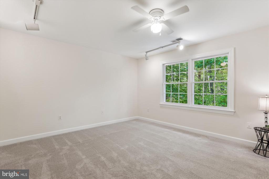 5937 FAIRVIEW WOODS DRIVE