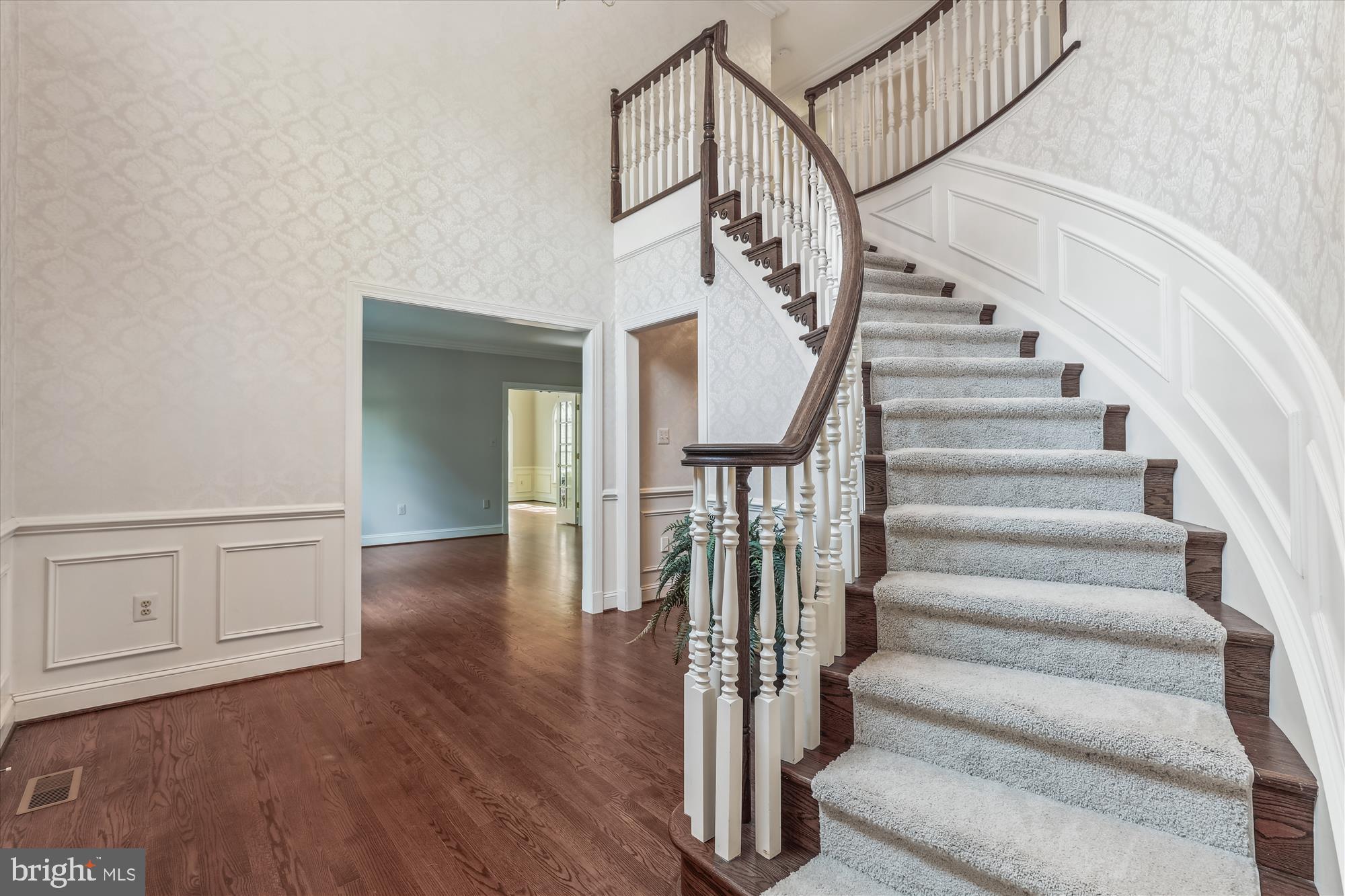 5937 FAIRVIEW WOODS DRIVE