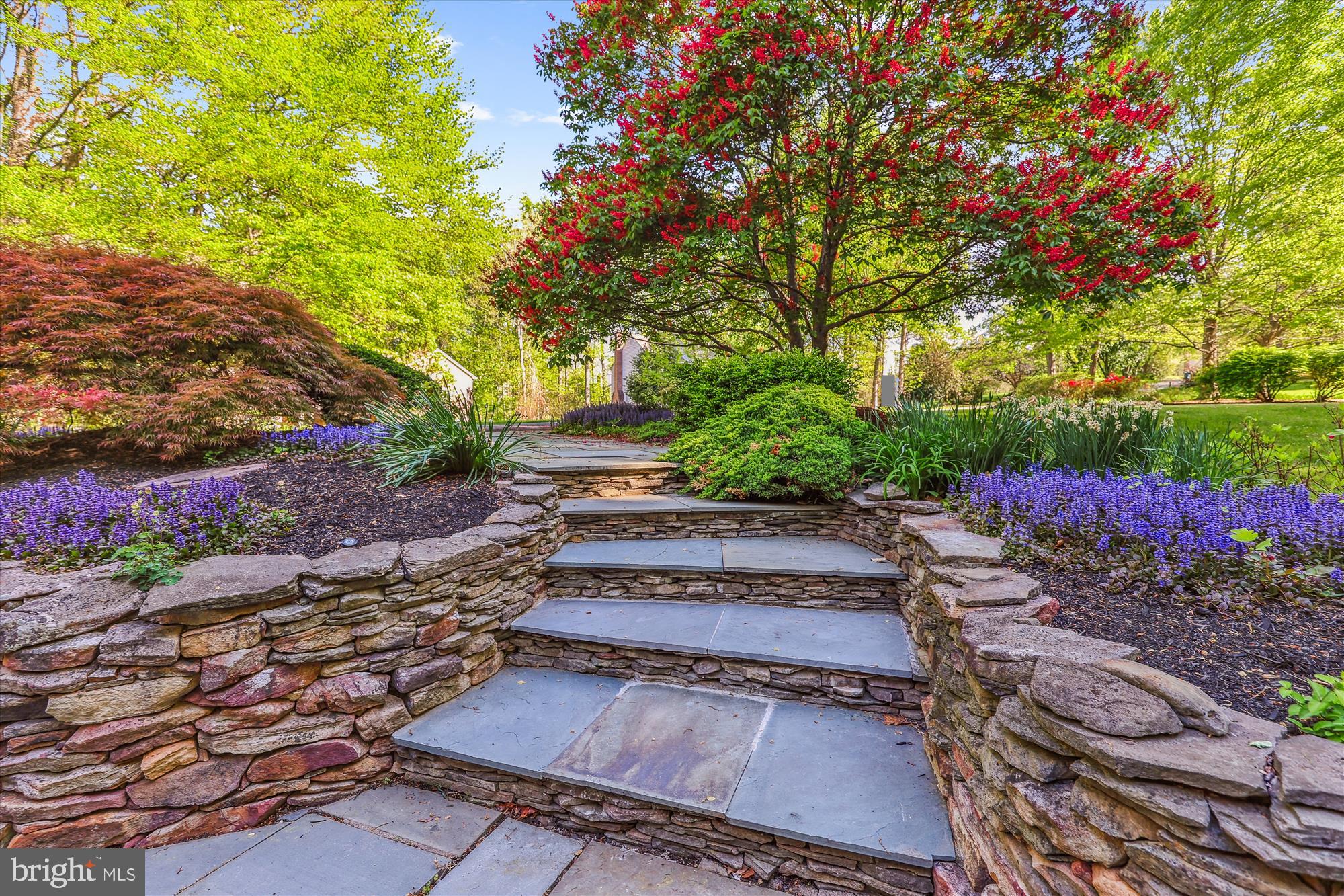 5937 FAIRVIEW WOODS DRIVE