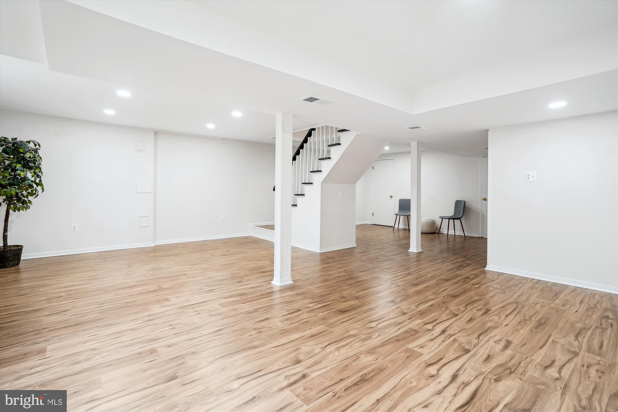 5420 EASTBOURNE DRIVE