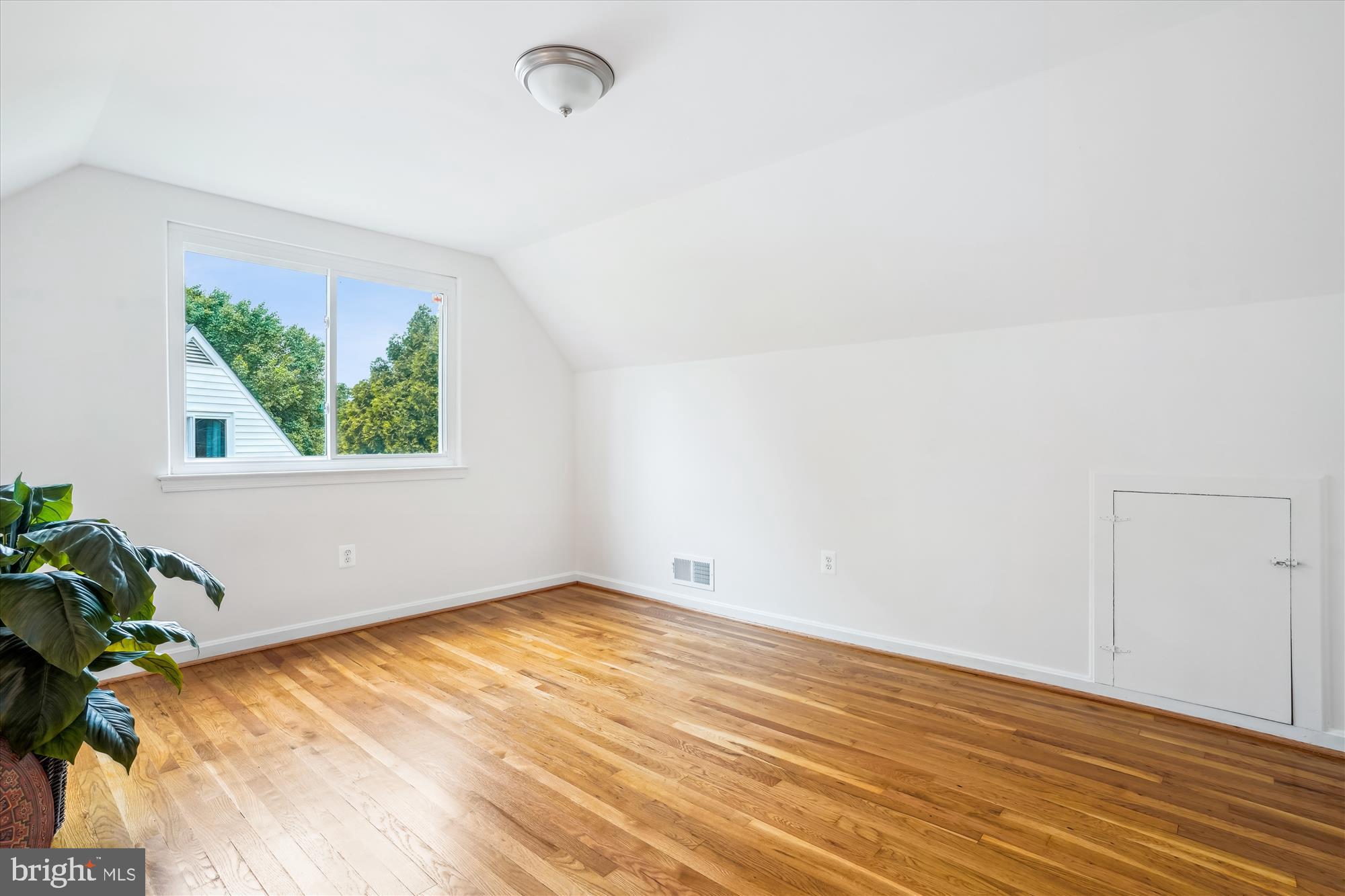 5420 EASTBOURNE DRIVE