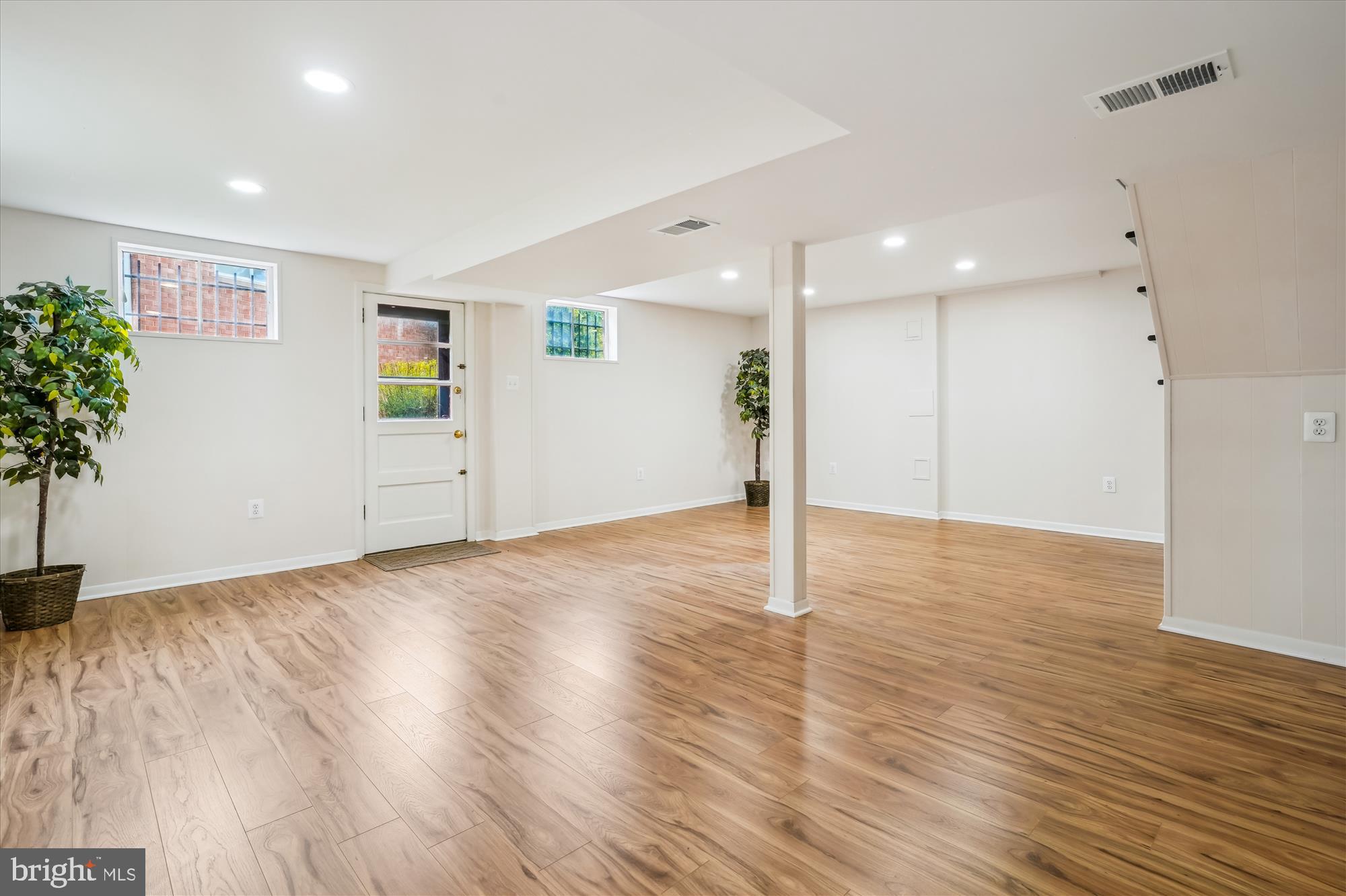 5420 EASTBOURNE DRIVE