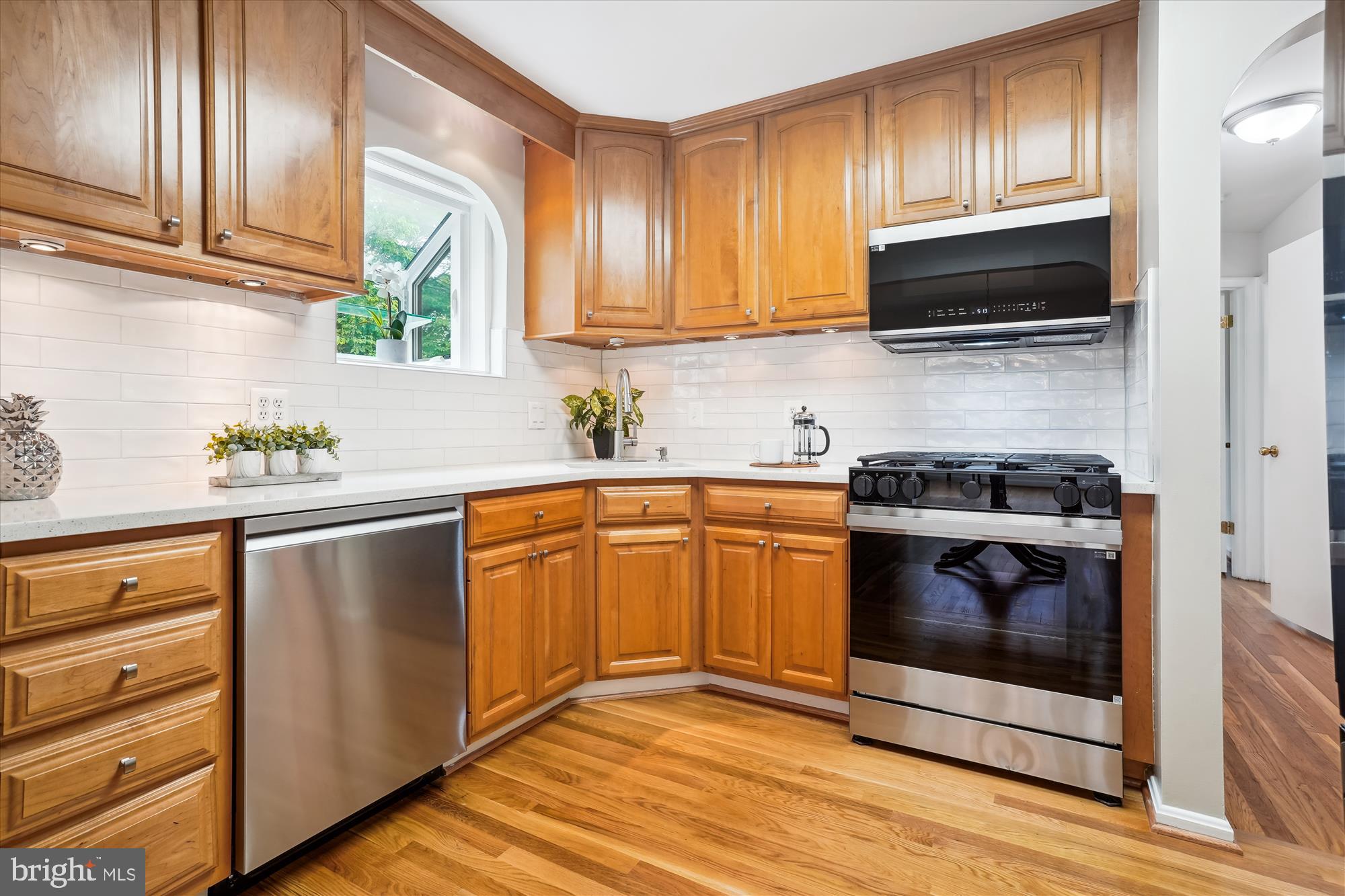 5420 EASTBOURNE DRIVE