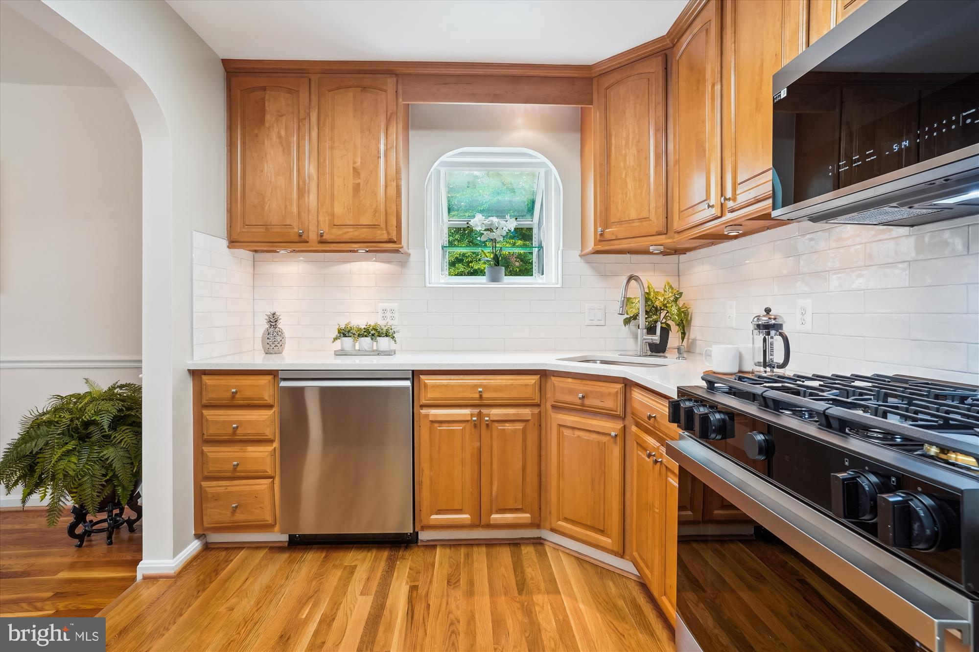 5420 EASTBOURNE DRIVE