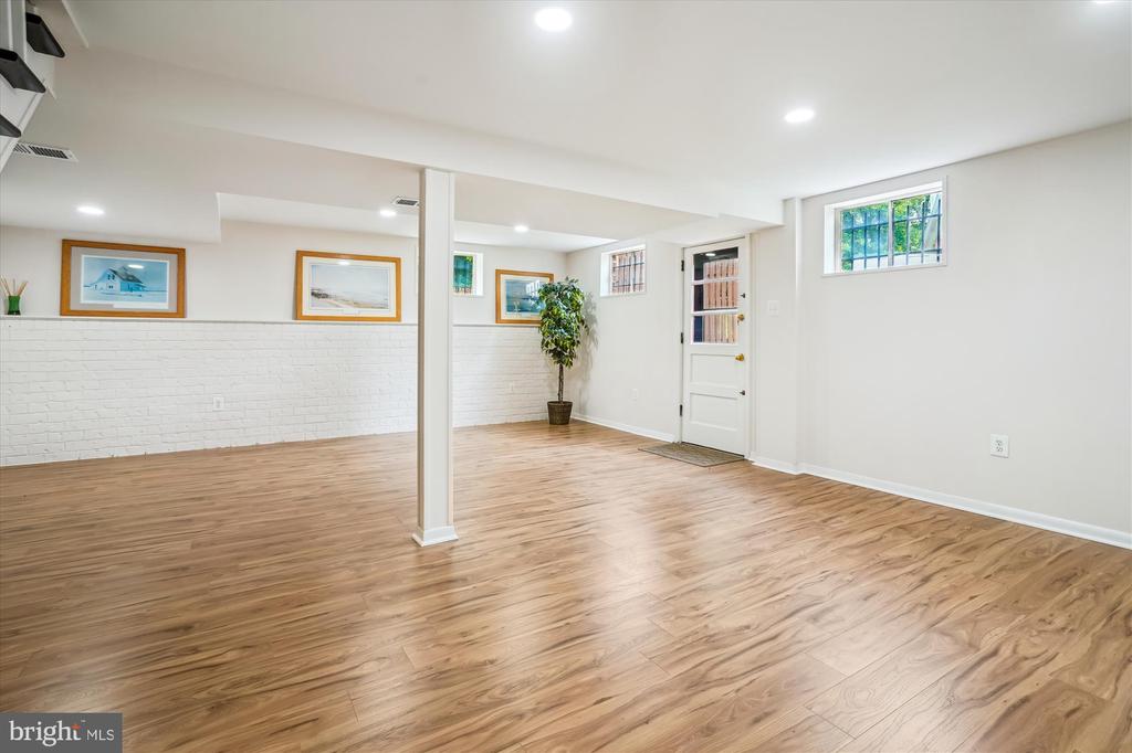 5420 EASTBOURNE DRIVE