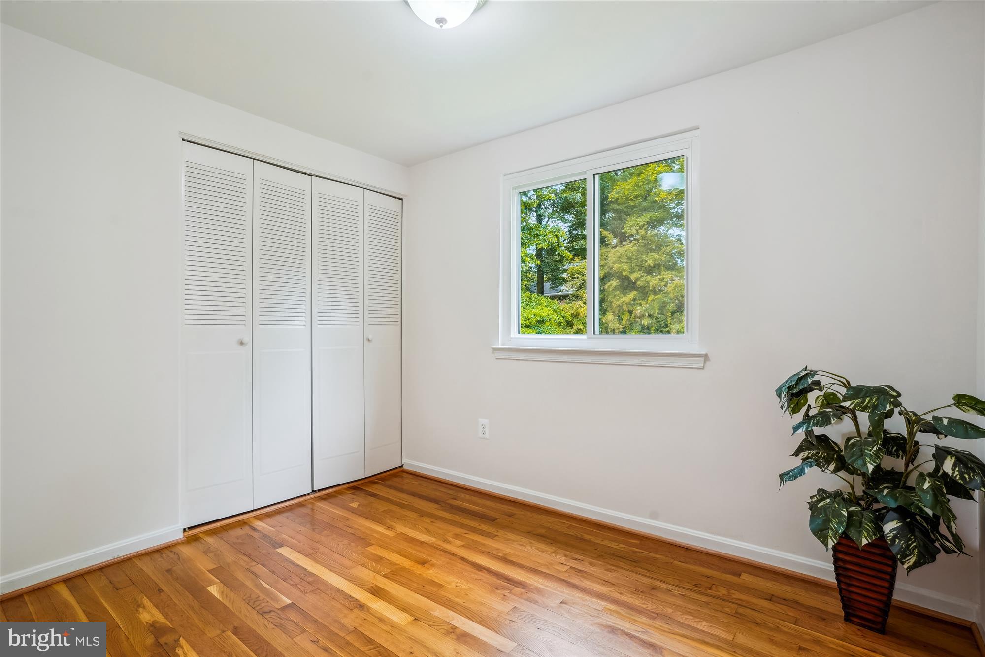 5420 EASTBOURNE DRIVE