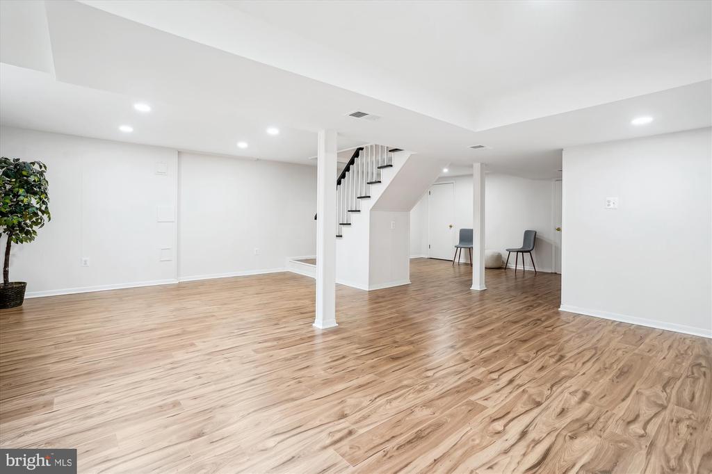 5420 EASTBOURNE DRIVE