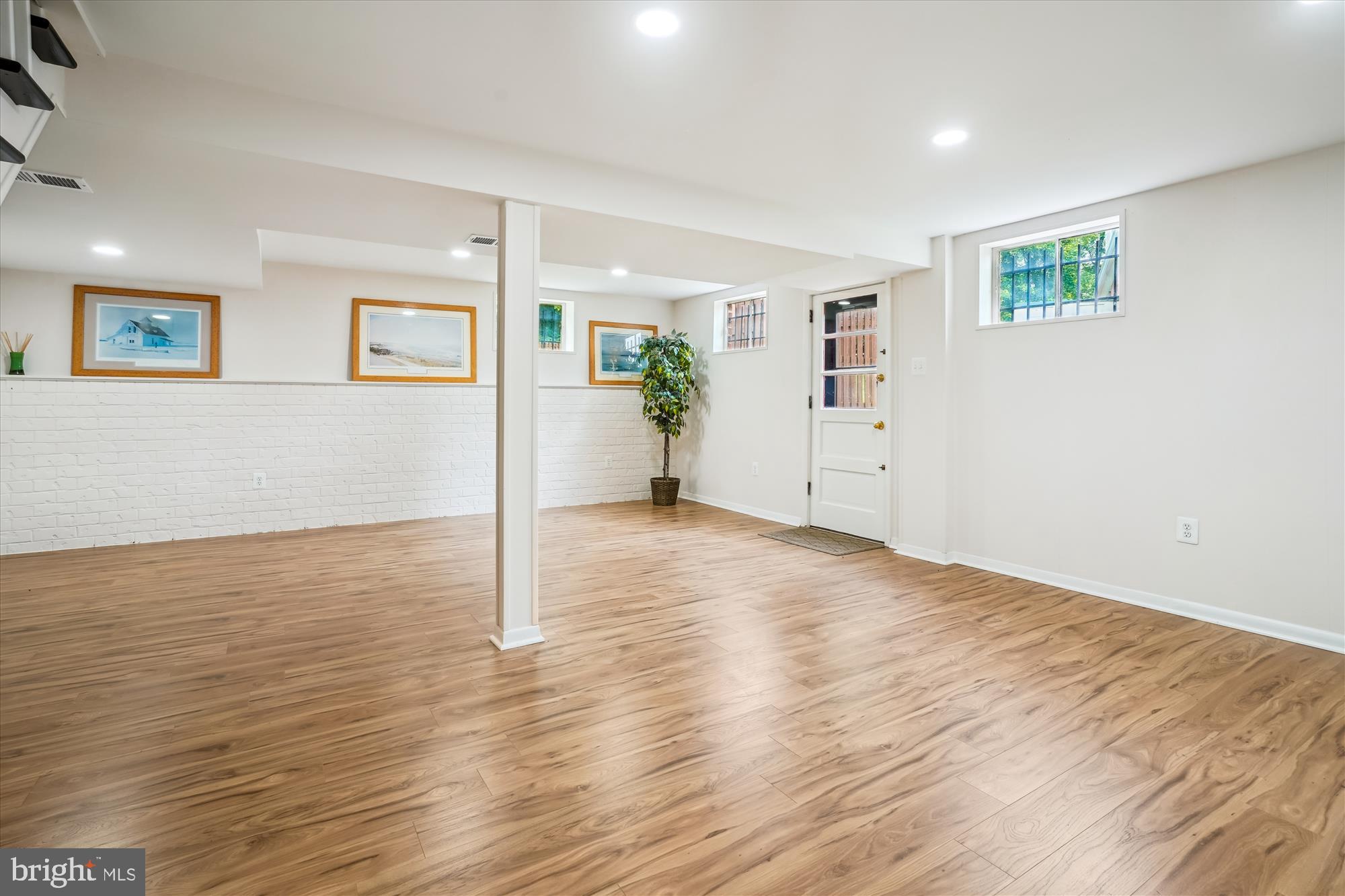 5420 EASTBOURNE DRIVE