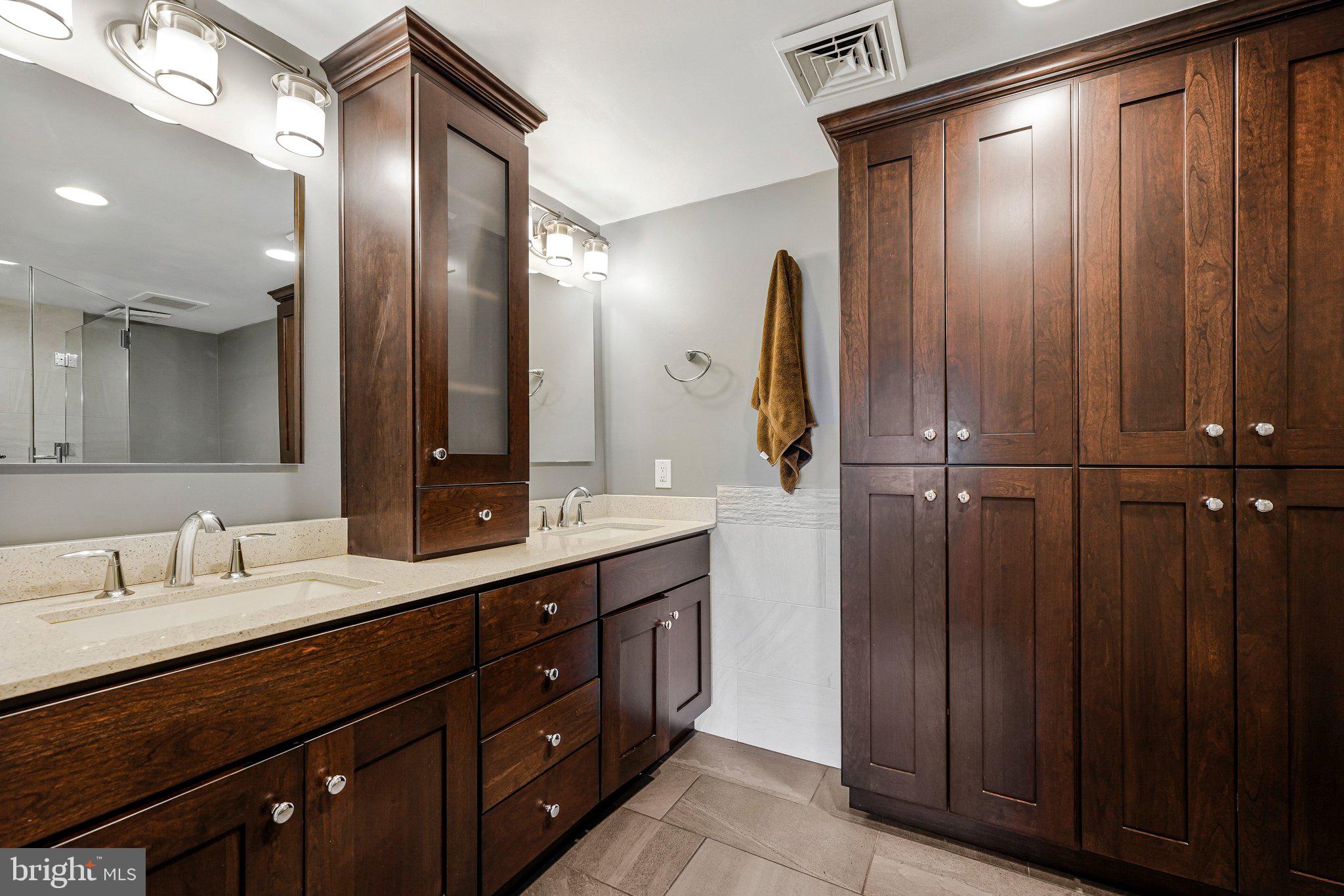 1016 TRINITY GATE STREET