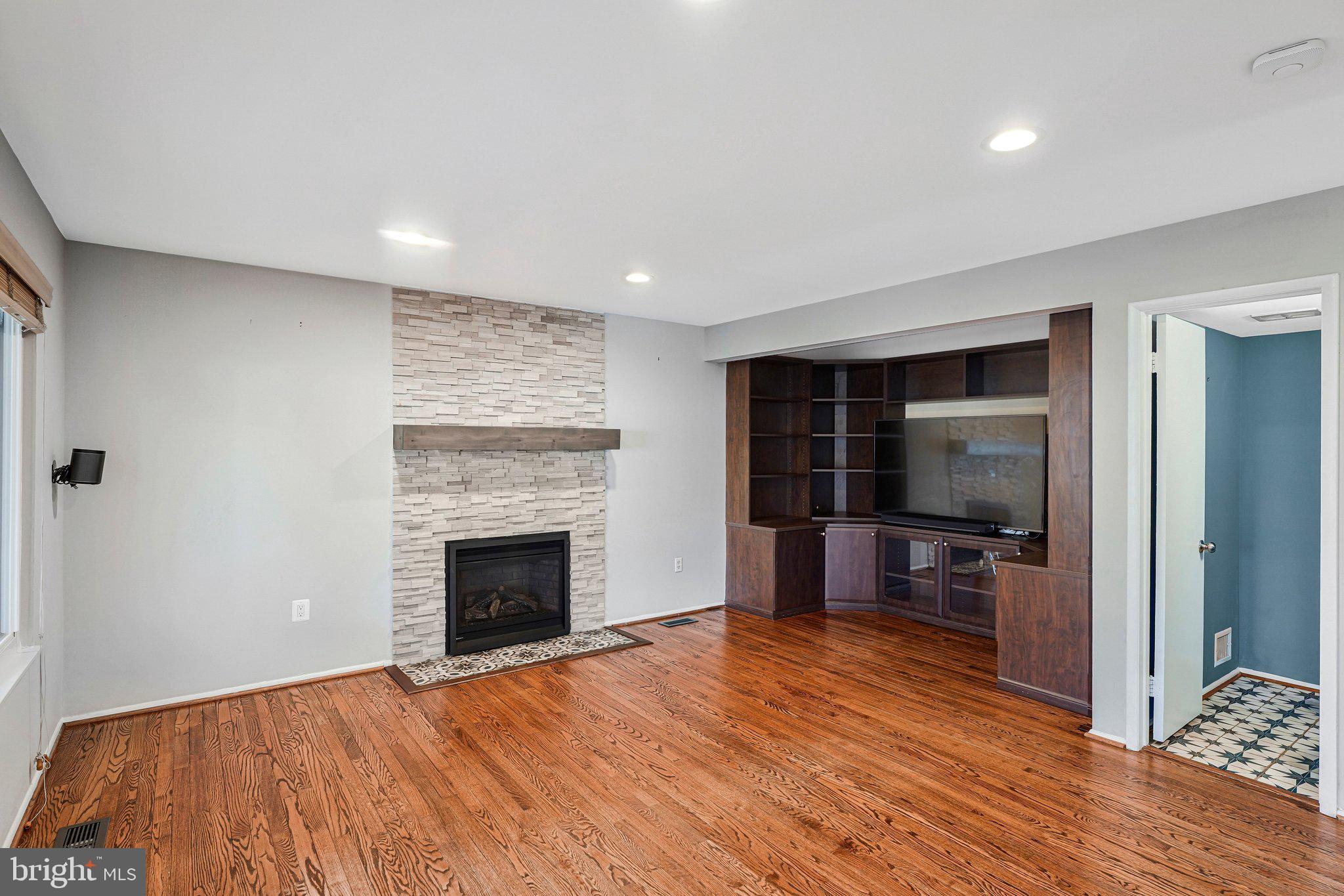 1016 TRINITY GATE STREET