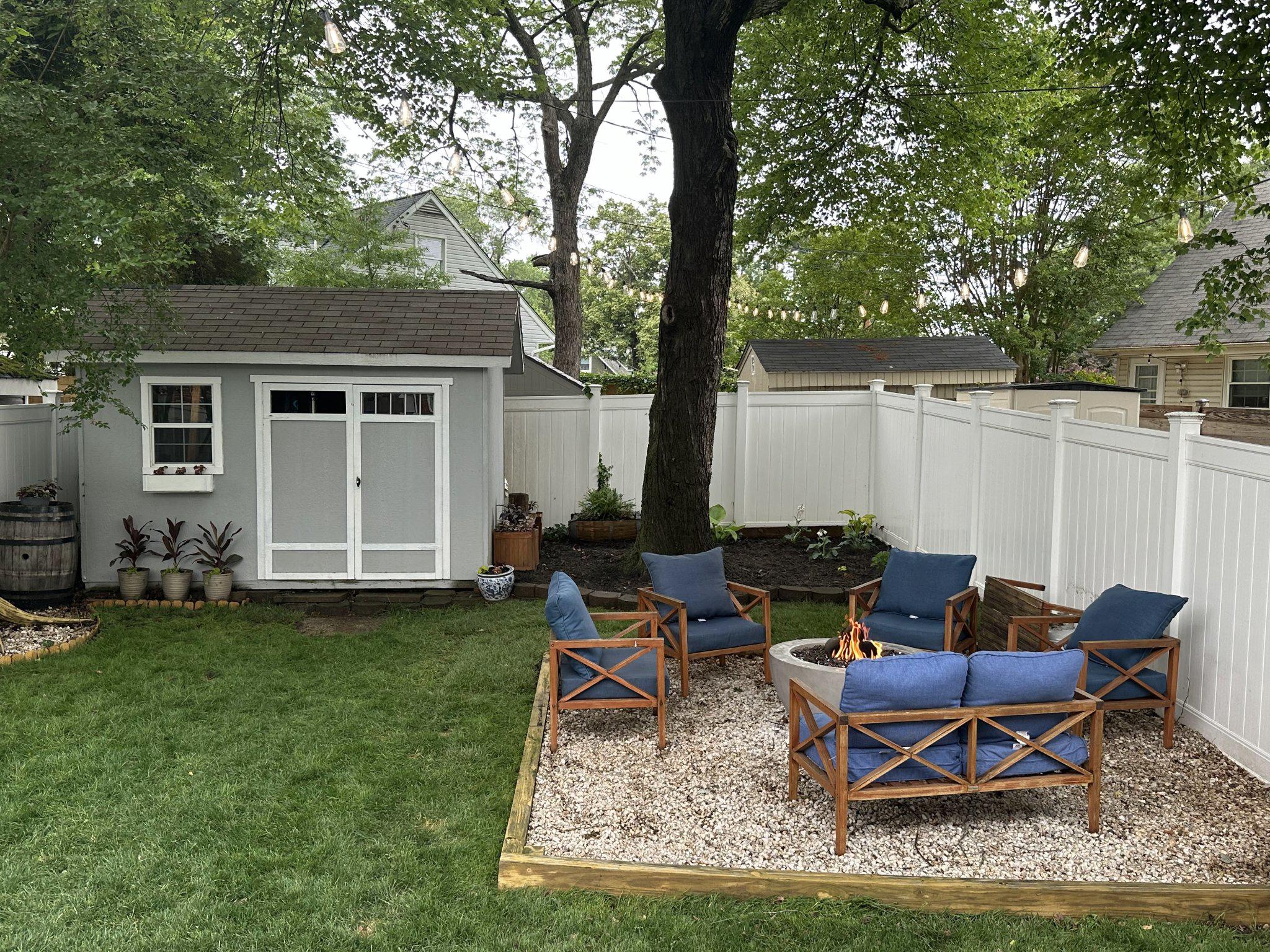 2204 DARTMOUTH DRIVE