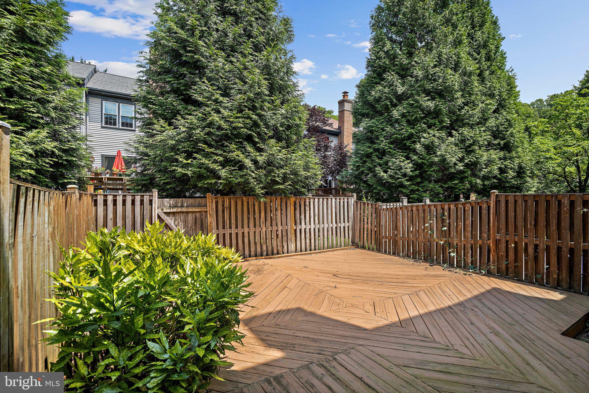 2885 KELLY SQUARE
