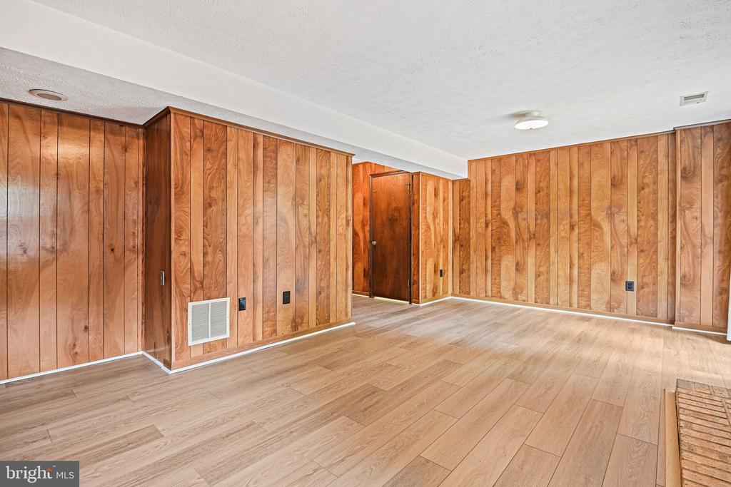 2885 KELLY SQUARE