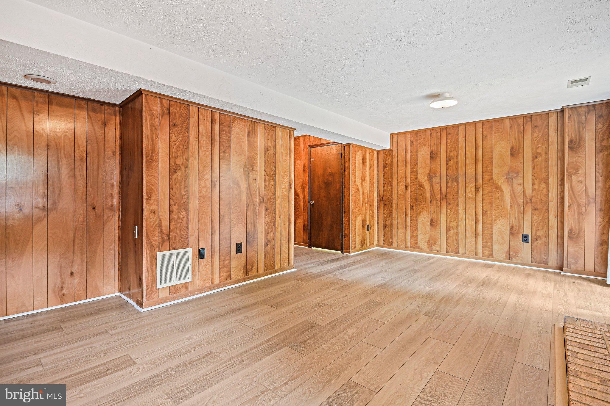 2885 KELLY SQUARE