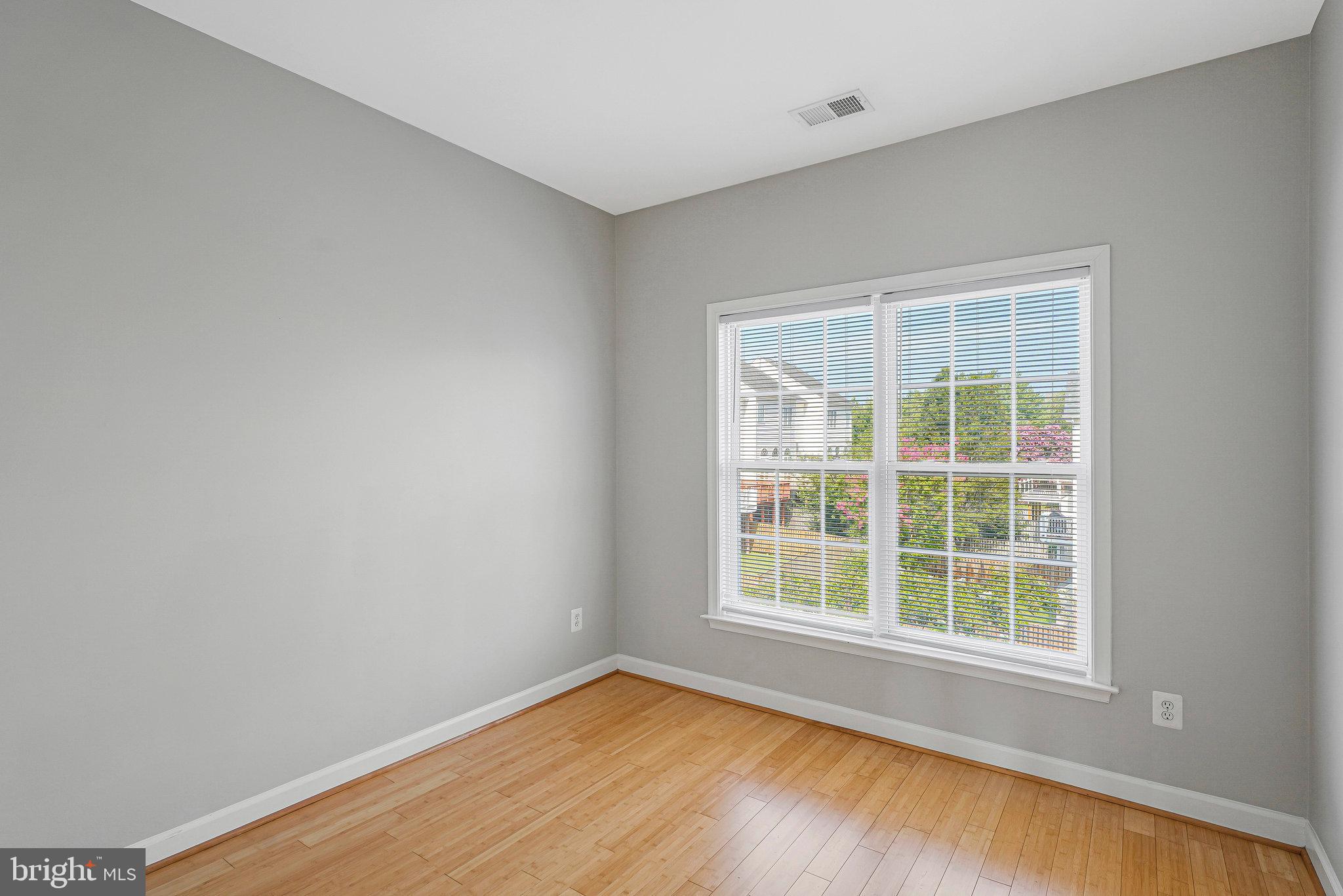 19086 PILEATED TERRACE