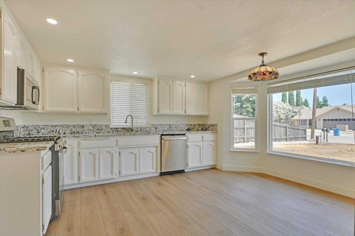 2584 Cedar