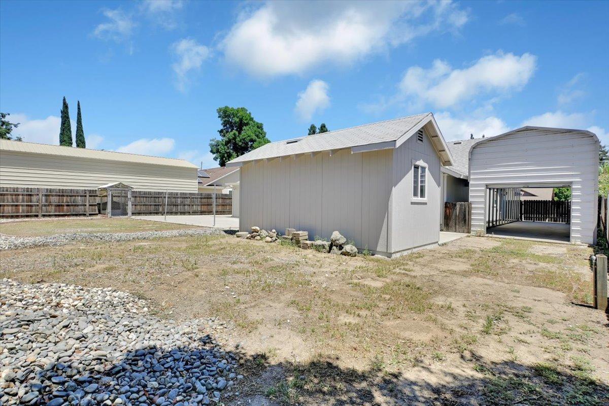2584 Cedar