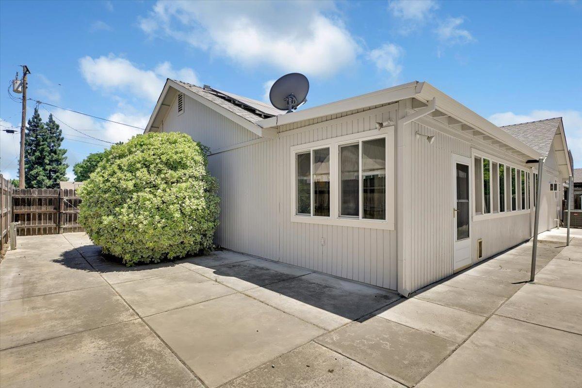 2584 Cedar