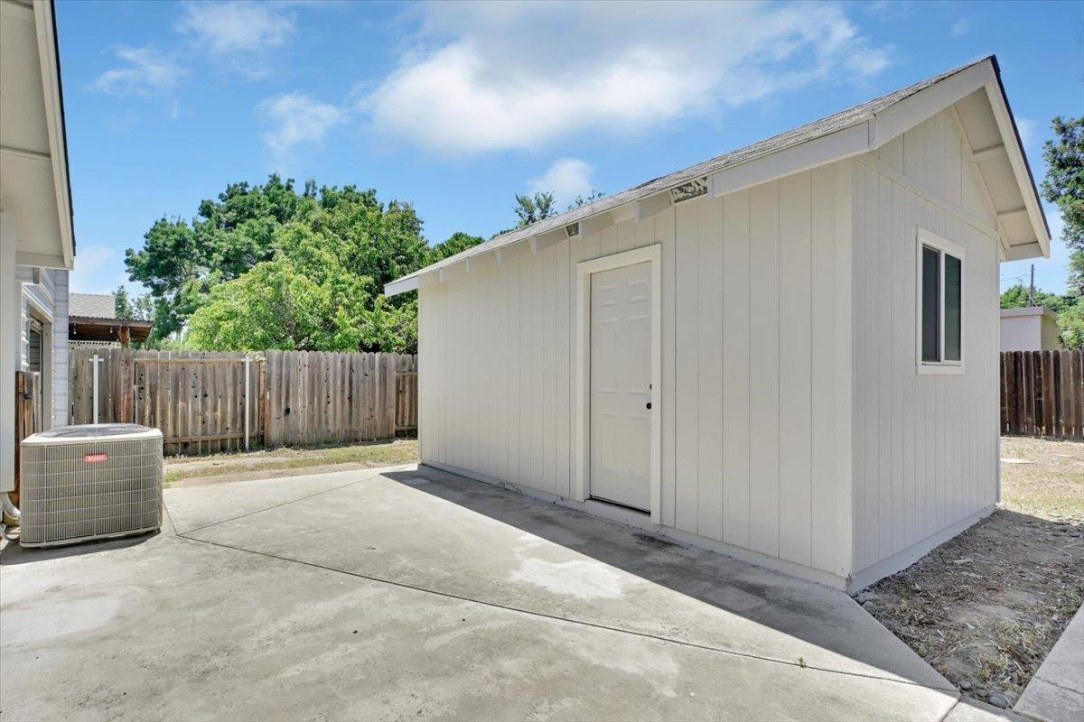 2584 Cedar