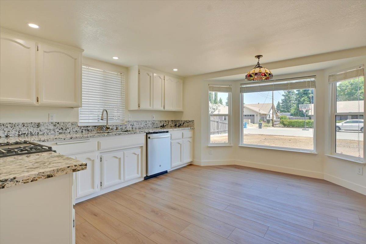 2584 Cedar