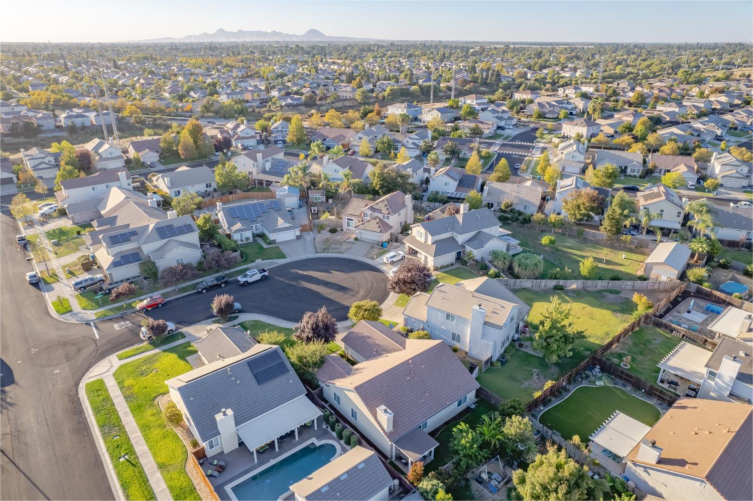 5555 Rock Cliff Court