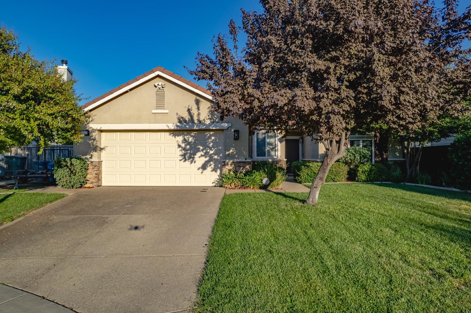 5555 Rock Cliff Court