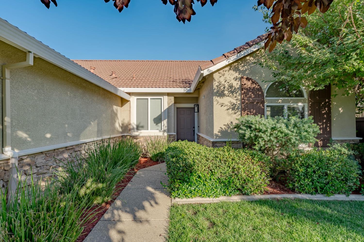 5555 Rock Cliff Court