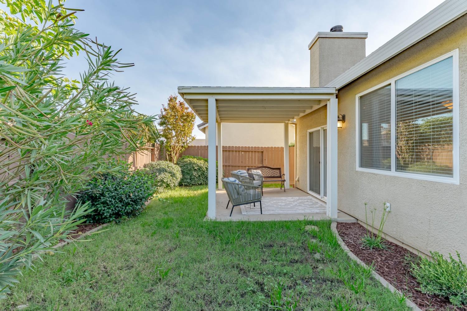 5555 Rock Cliff Court