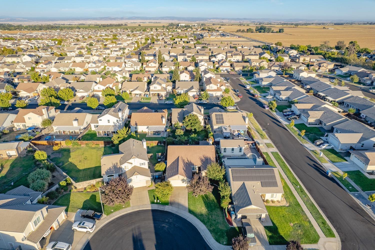 5555 Rock Cliff Court