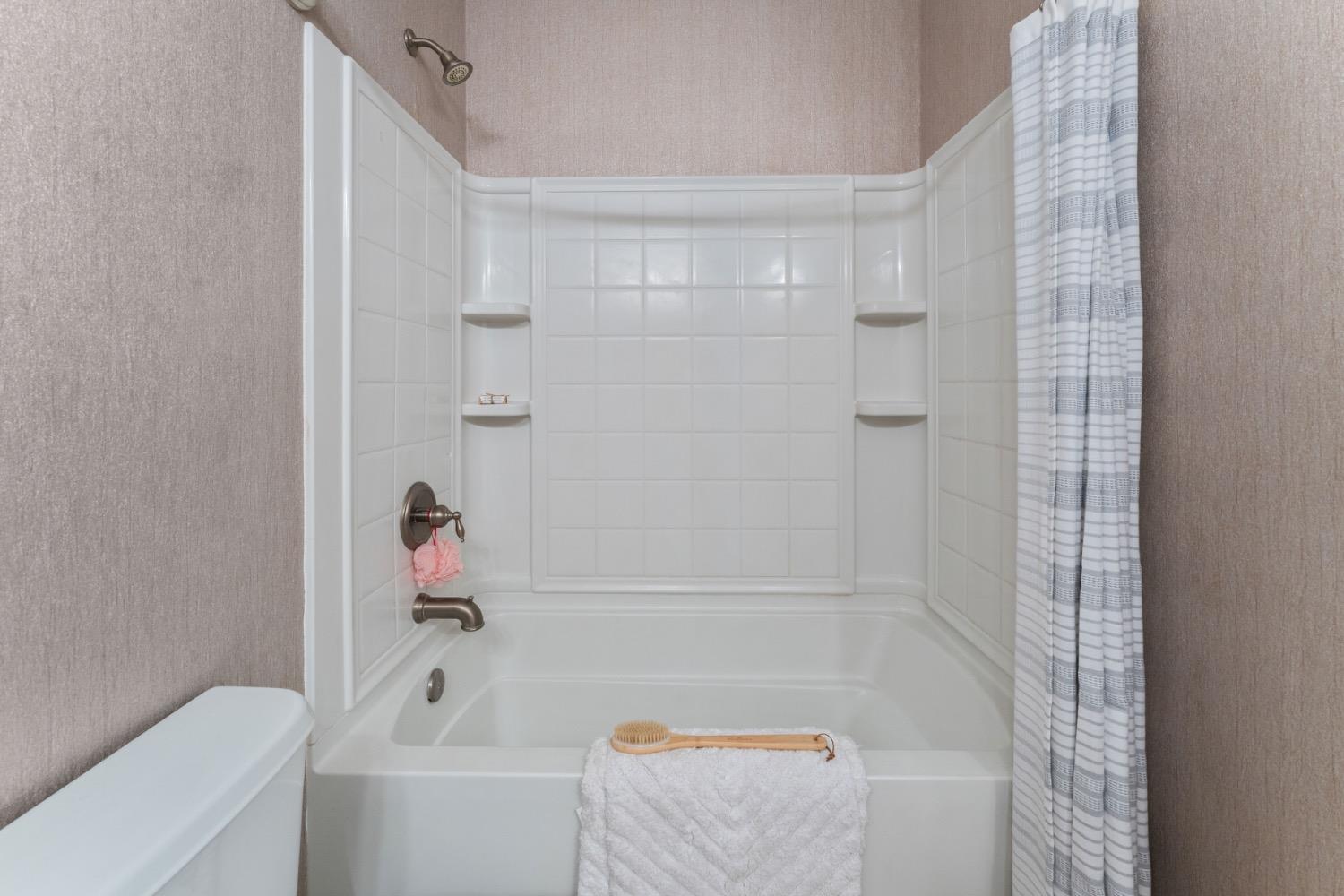 5555 Rock Cliff Court
