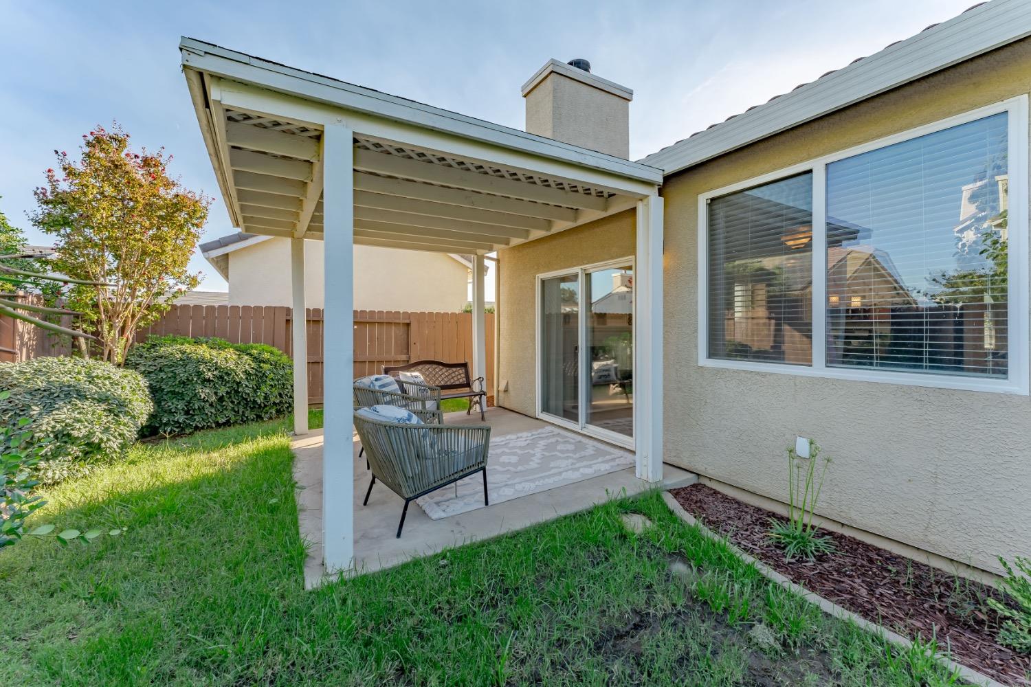 5555 Rock Cliff Court