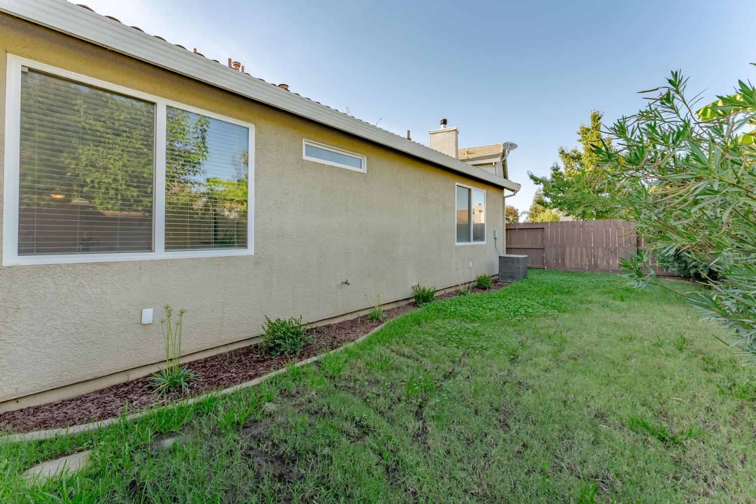 5555 Rock Cliff Court