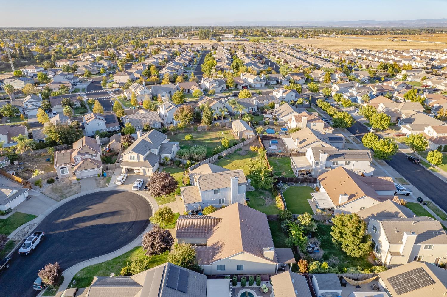 5555 Rock Cliff Court