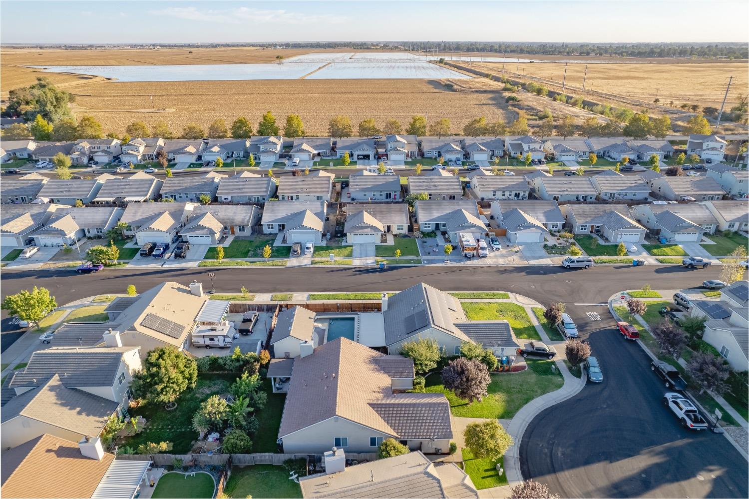 5555 Rock Cliff Court