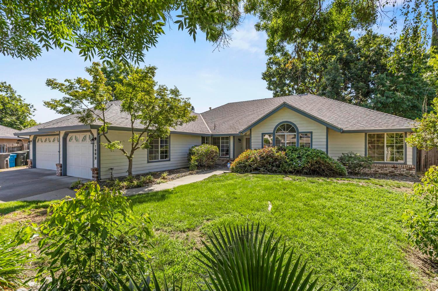 1668 Greenwood Way