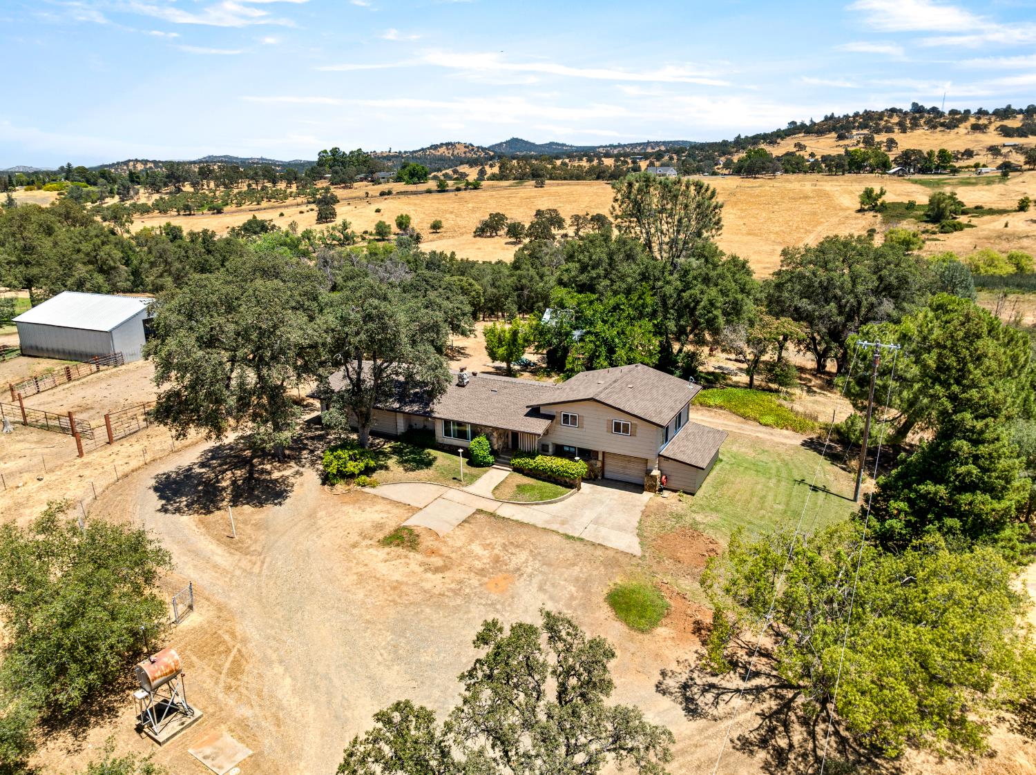 8060 LAKEVIEW LANE