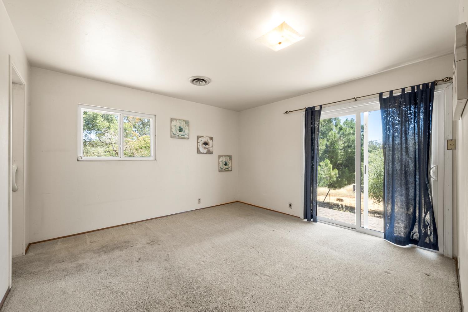 8060 LAKEVIEW LANE