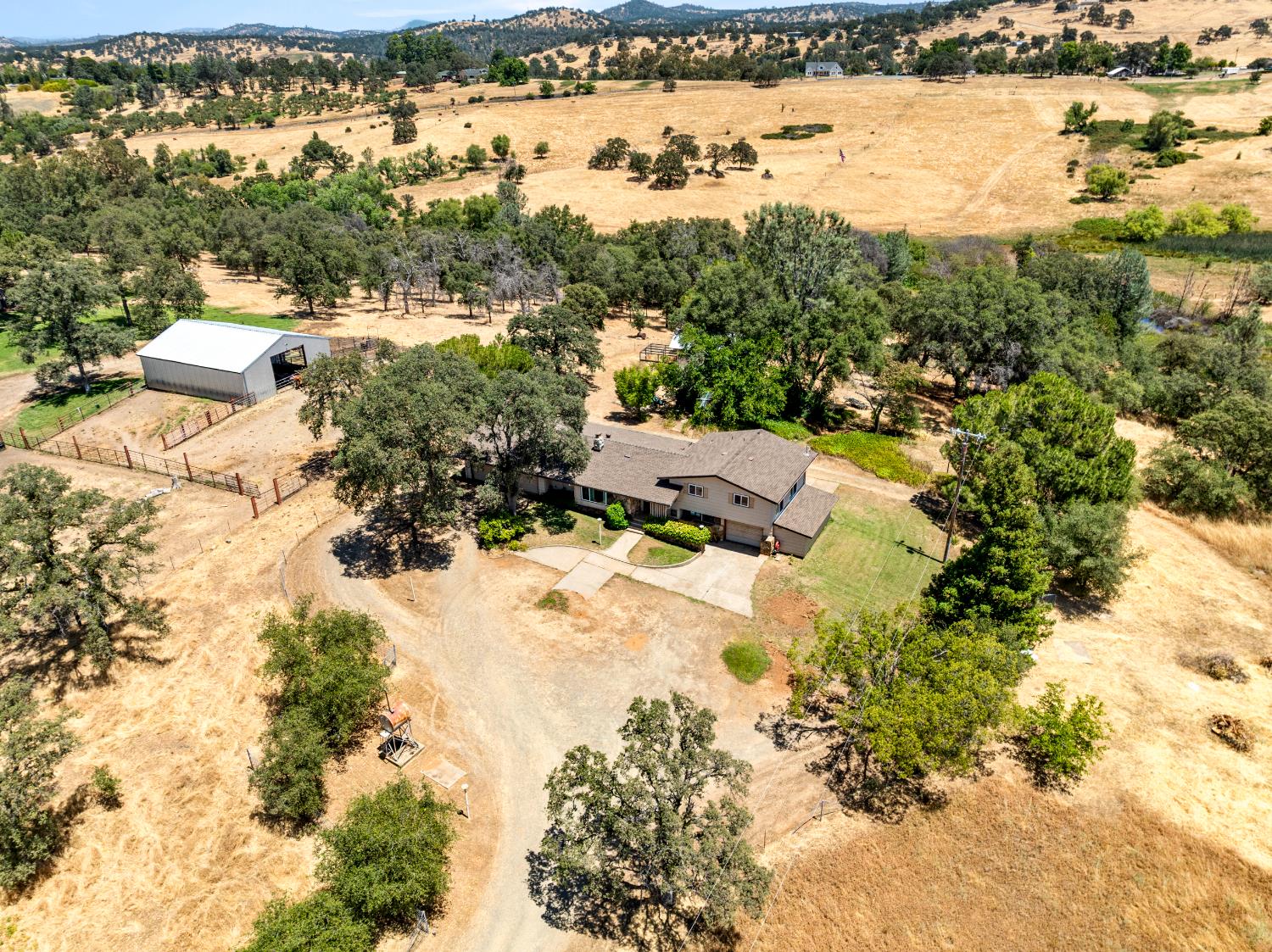 8060 LAKEVIEW LANE