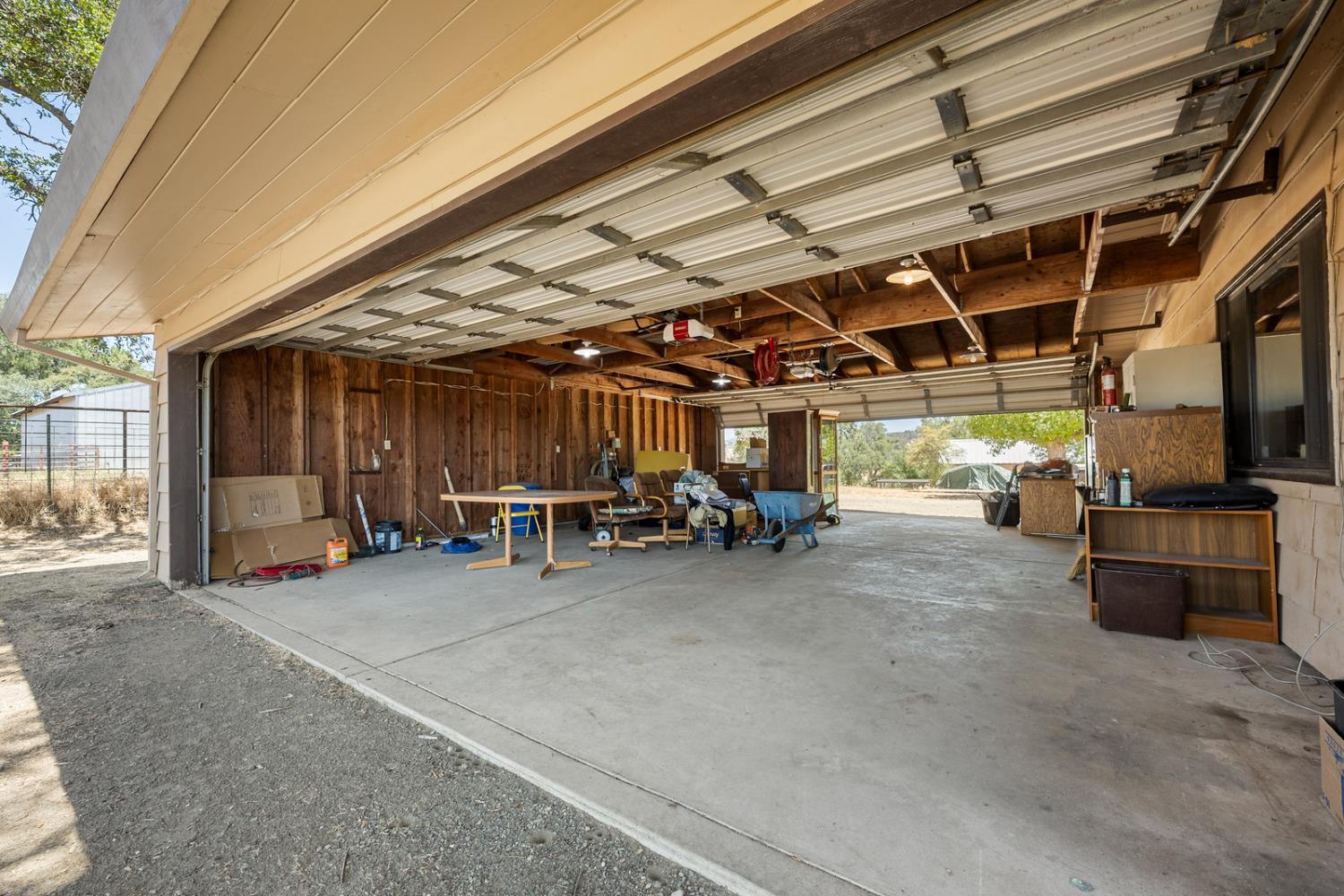 8060 LAKEVIEW LANE